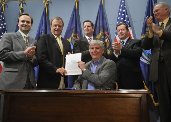 Snyder signs tax reform bill