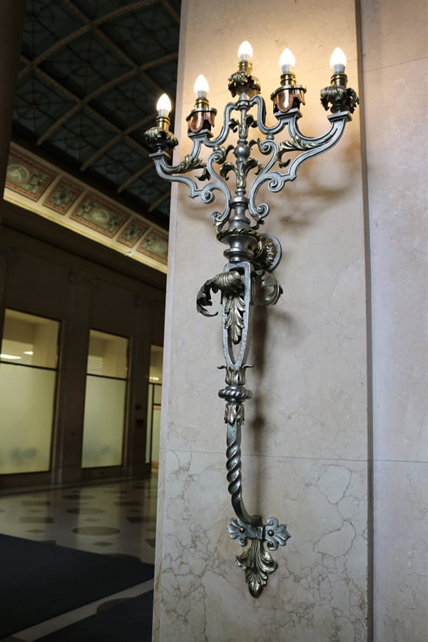 Cadillac Place - entrance
