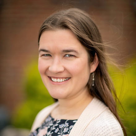 Lauren Paluta - headshot photo