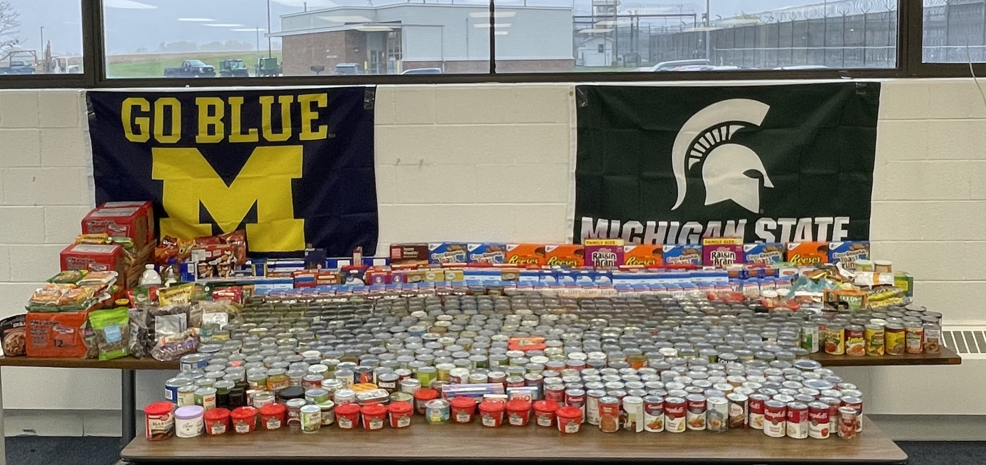Image of 1,000 nonperishable food items donated from a facility