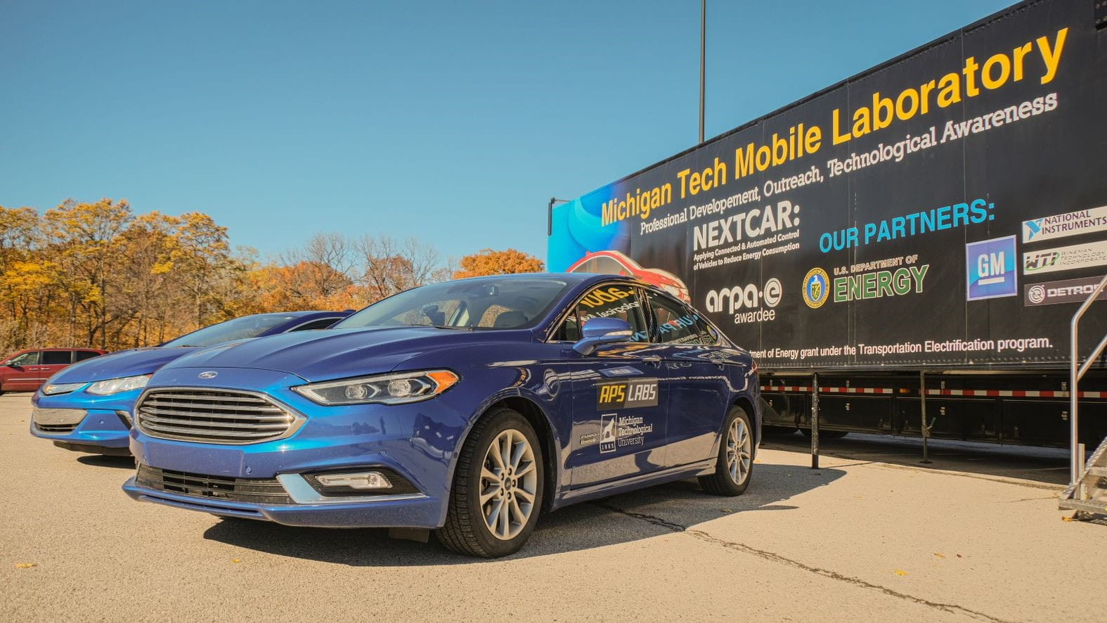 Michigan Technological University’s Michigan Tech Mobile Lab hosts vehicles at Stellantis North America Headquarters in Auburn Hills, Michigan, in fall 2022 as part of the Michigan EV Jobs Academy. Photo courtesy of Workforce Intelligence Network.