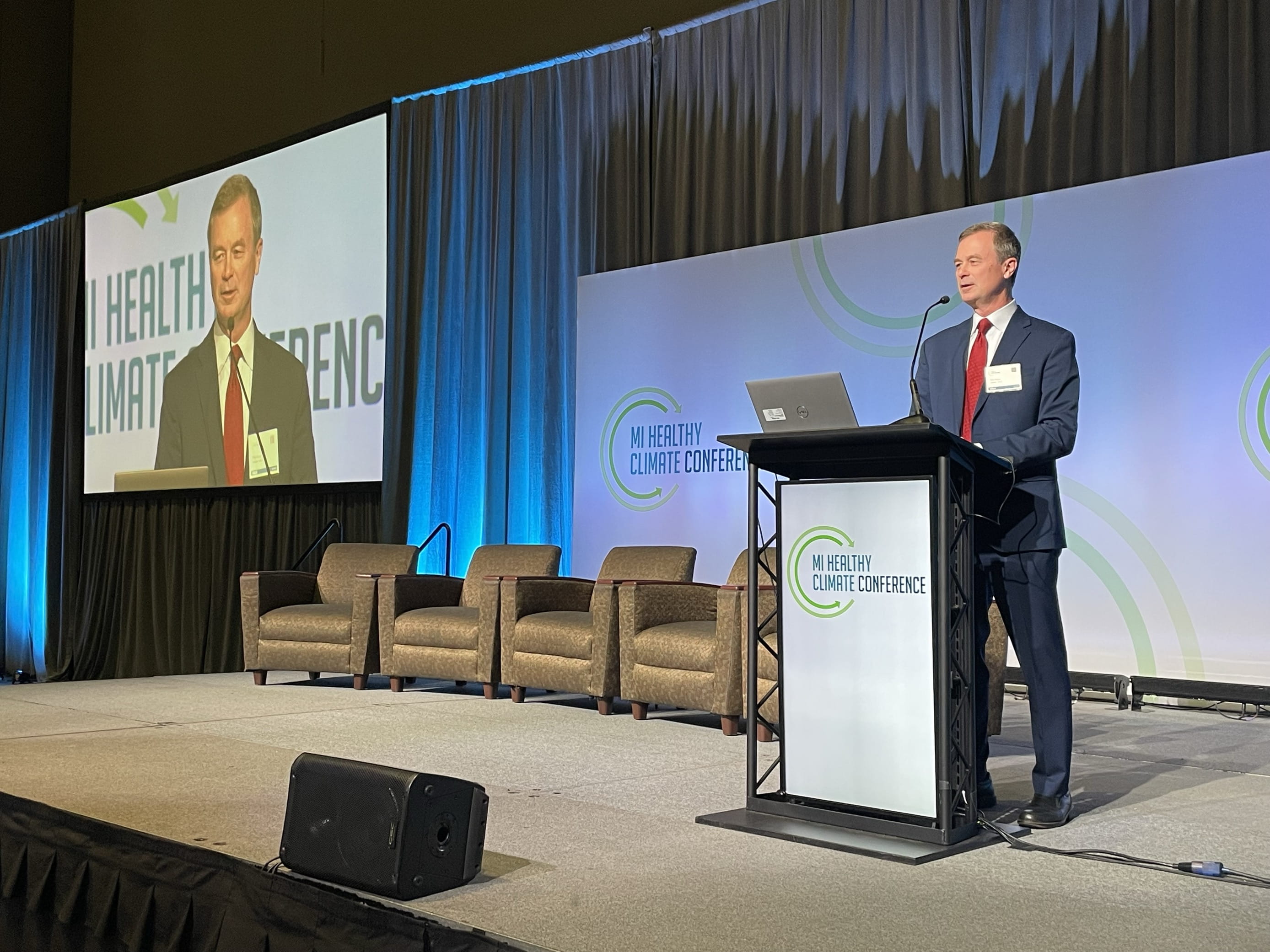 EGLE Director Phil Roos addresses the 2024 MI Healthy Climate Conference in Lansing. 