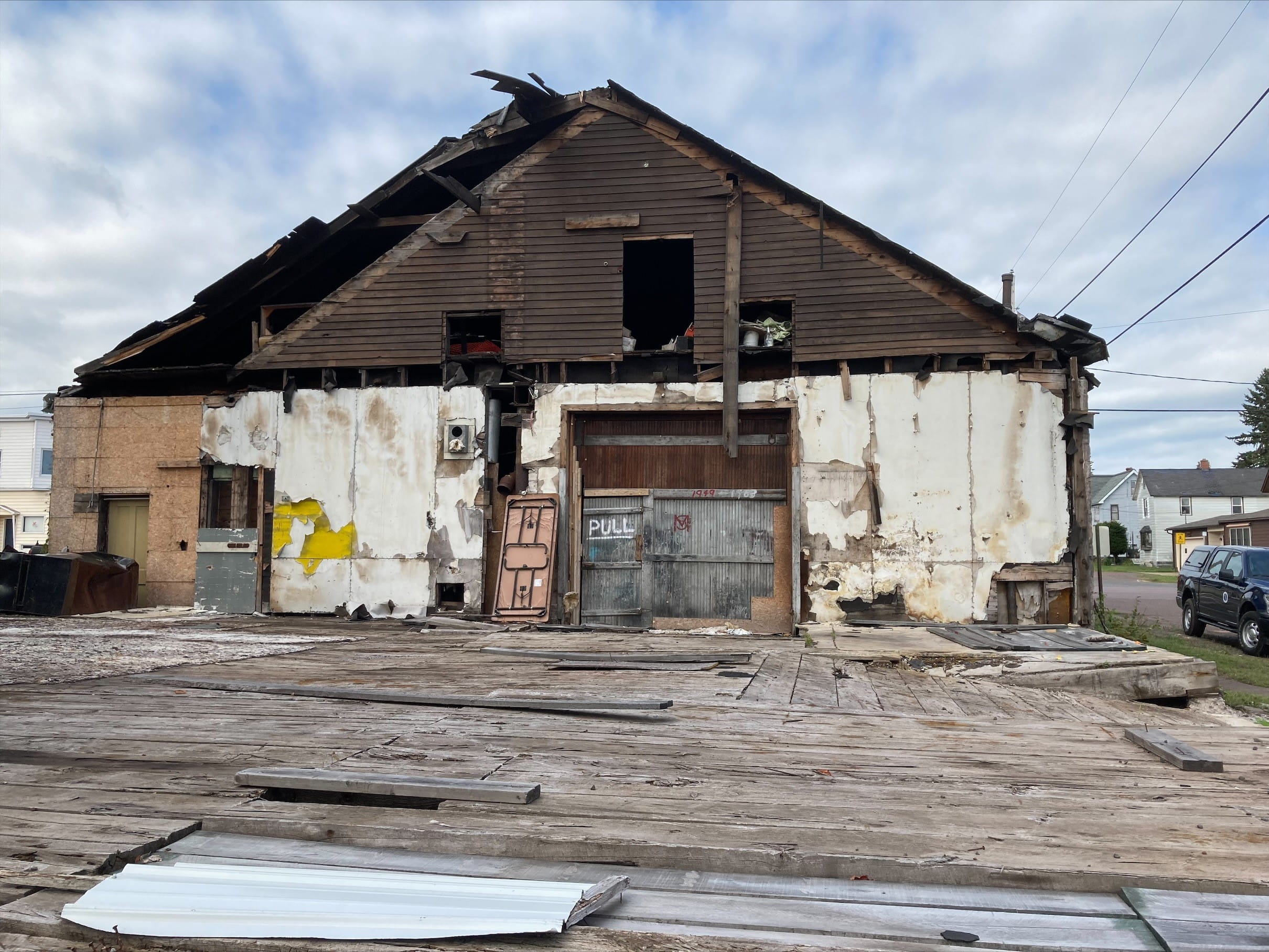 Photo of a dilapidated and burned building
