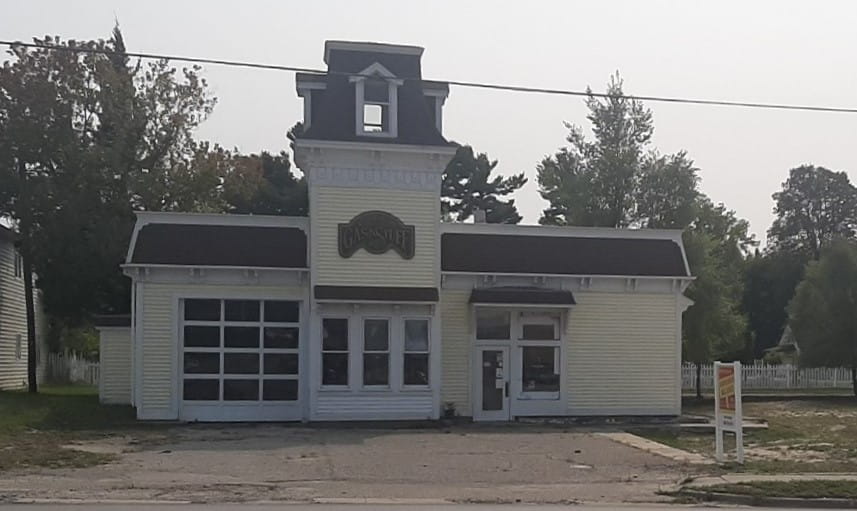 Former Little Reds filling gasoline station to be redeveloped into West Branch Pharmacy