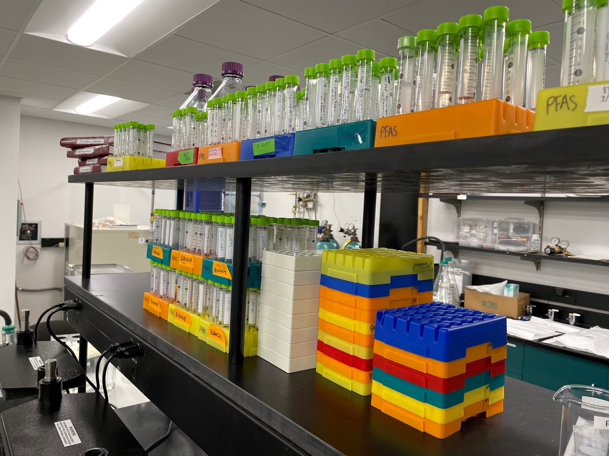 Picture of organized laboratory equipment