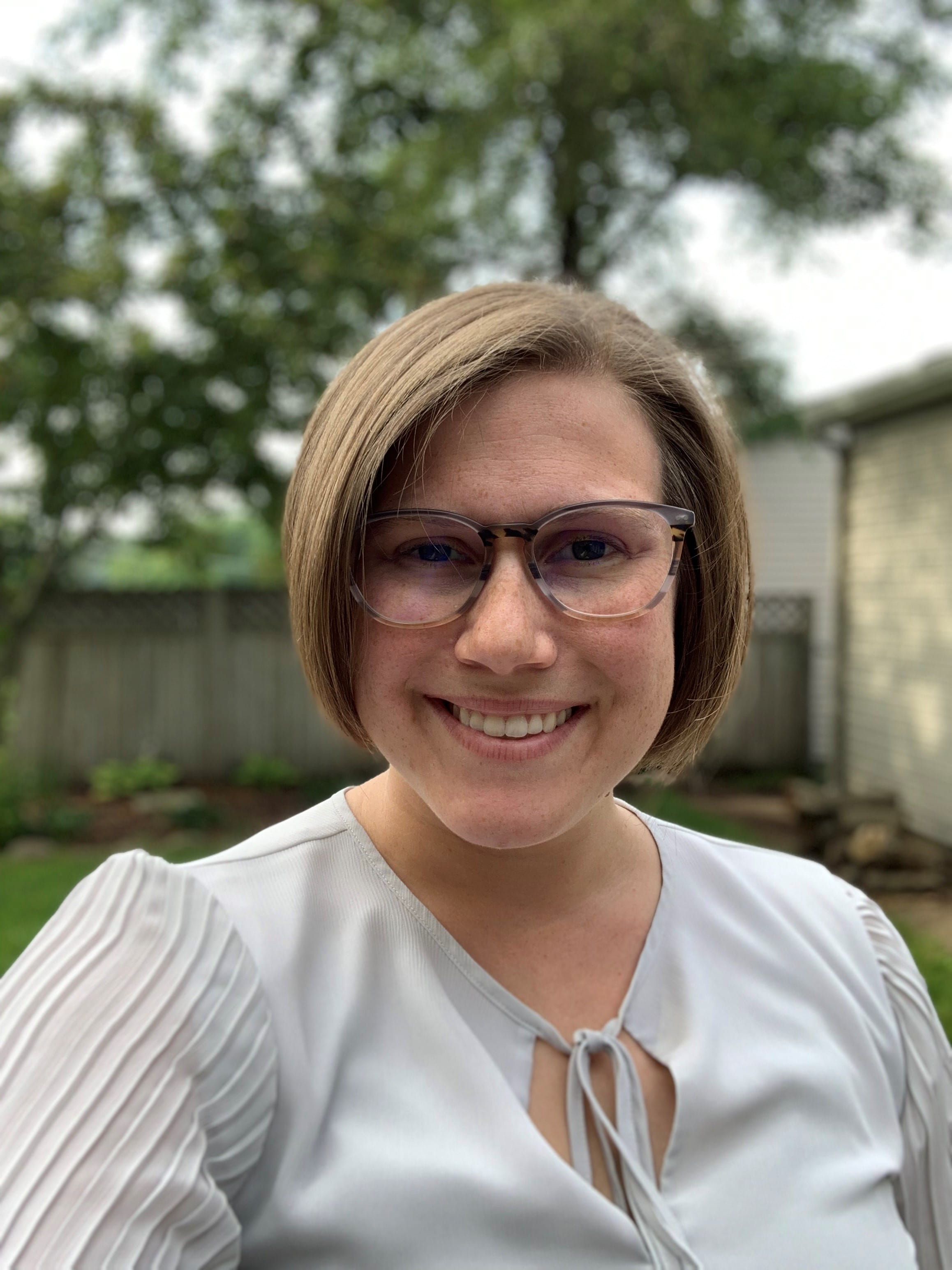 Lauren Magirl headshot