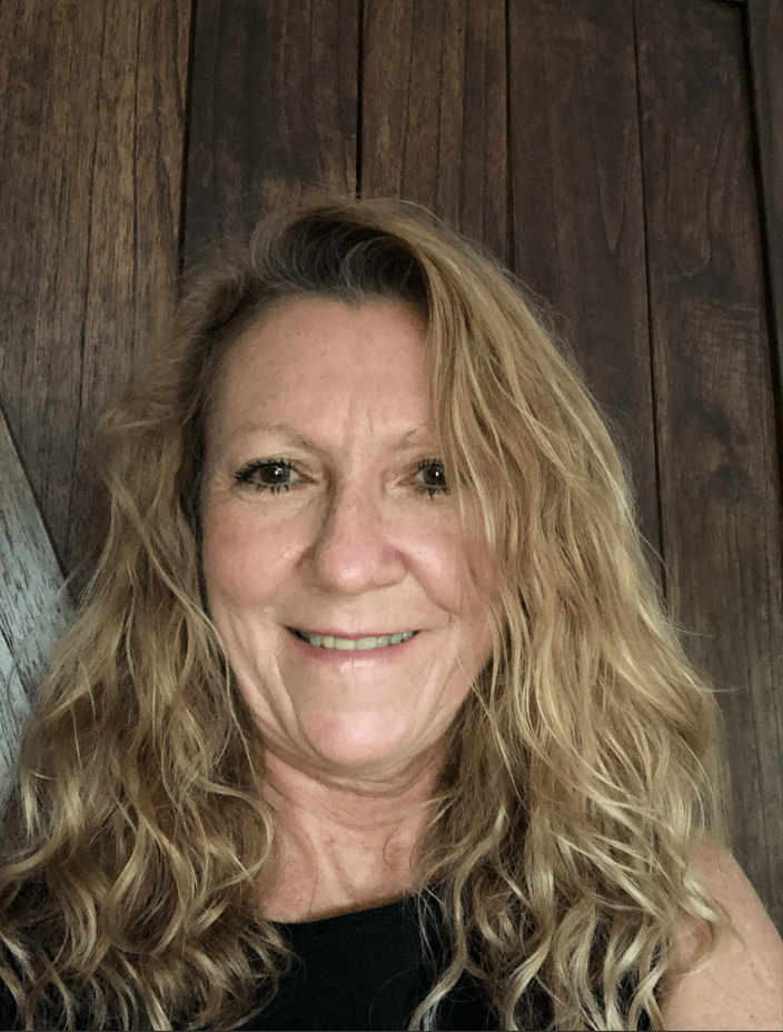 Holly Gohlke headshot