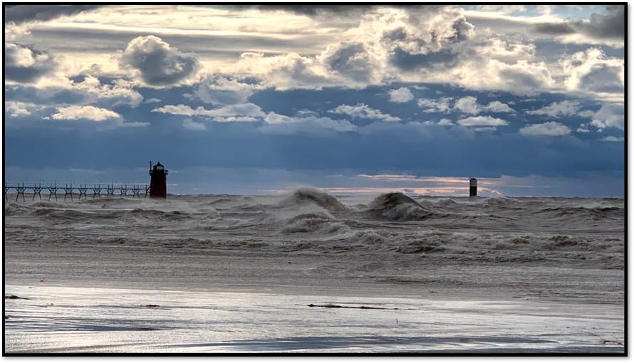 Large waves near Great Lake Lighthouse