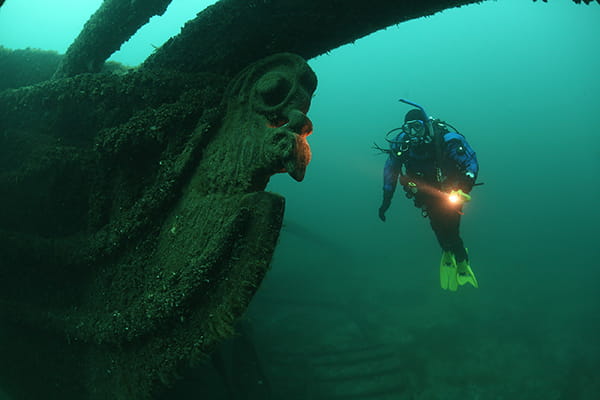 Great Lakes Shipwreck diver