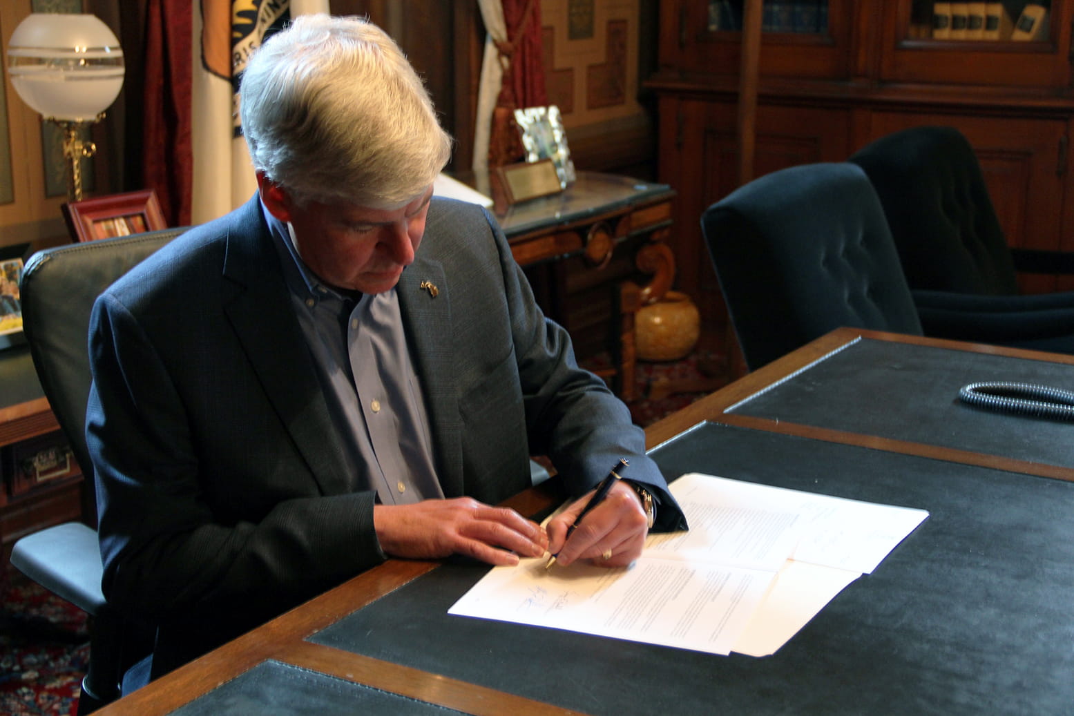 Gov. Rick Snyder signs bill authorizing funding for Flint to move back to Detroit water system