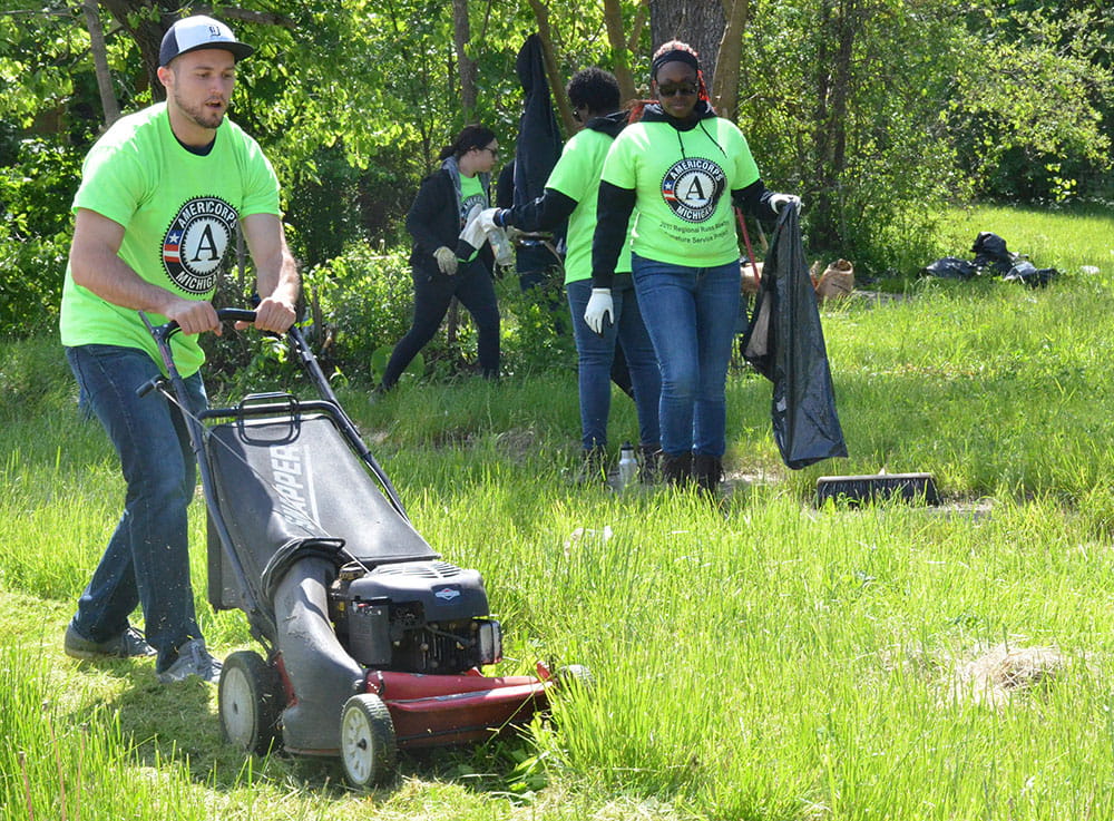AmeriCorps members serving AmeriCorps members serving