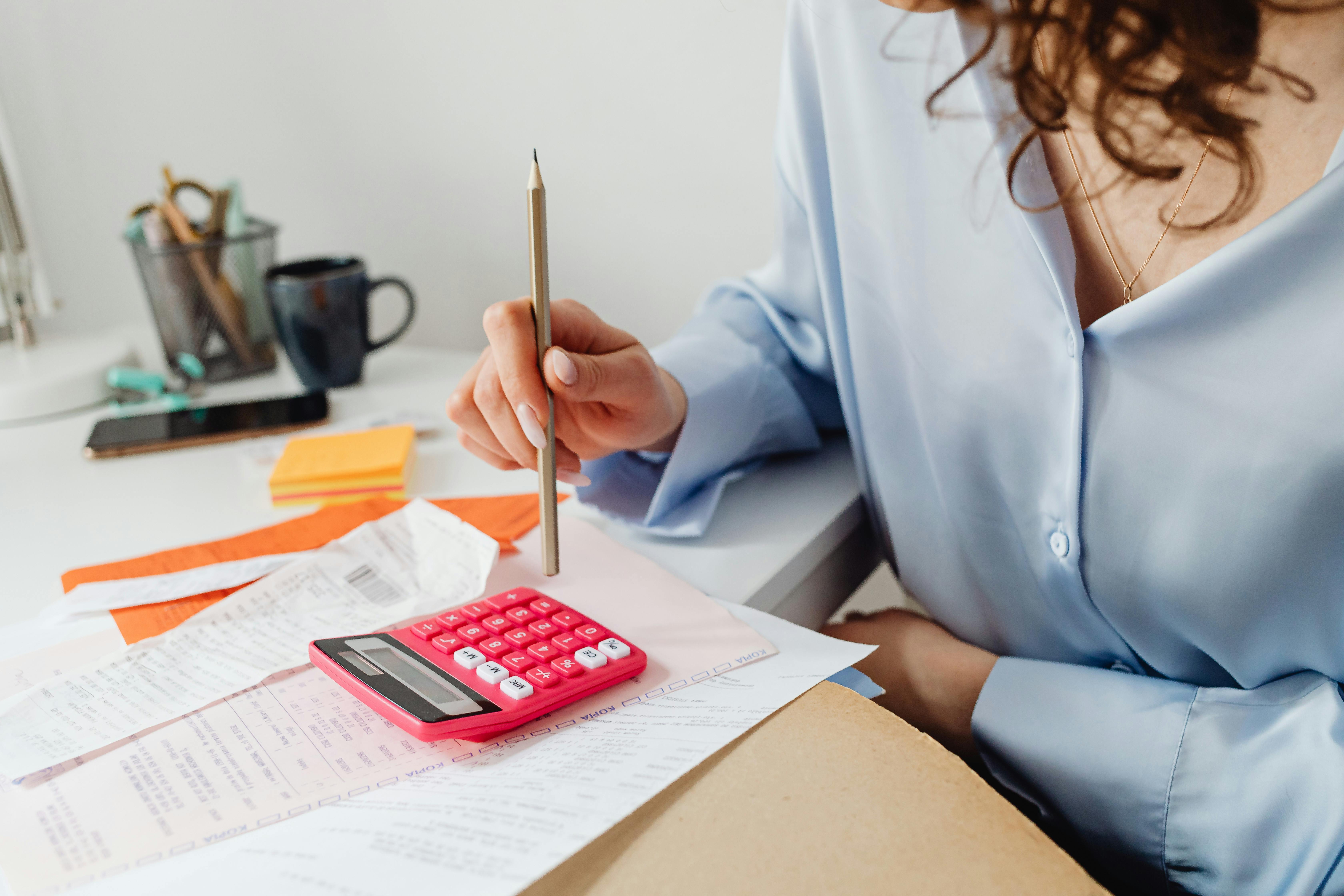 woman budgeting