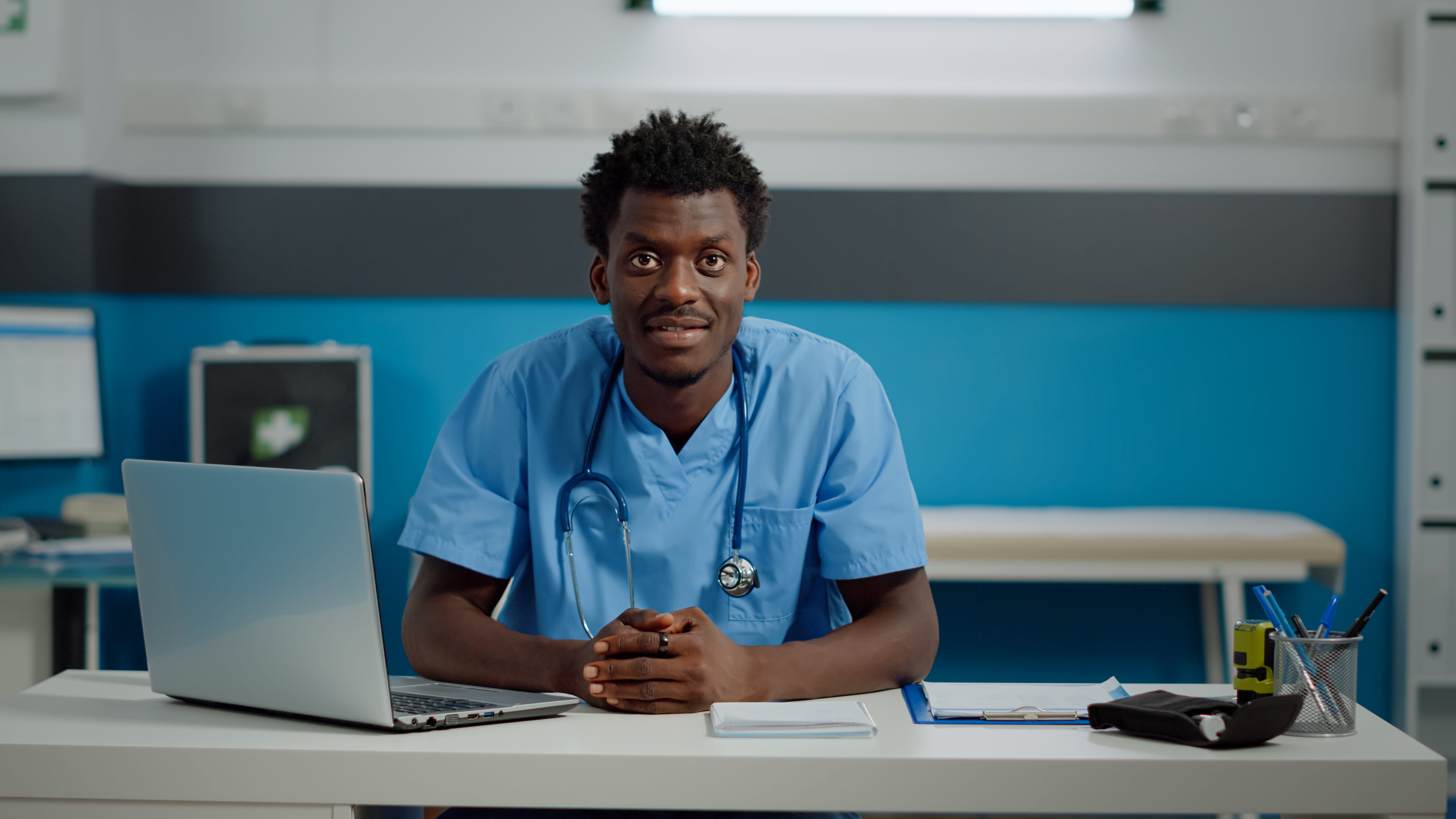 medical student and computer