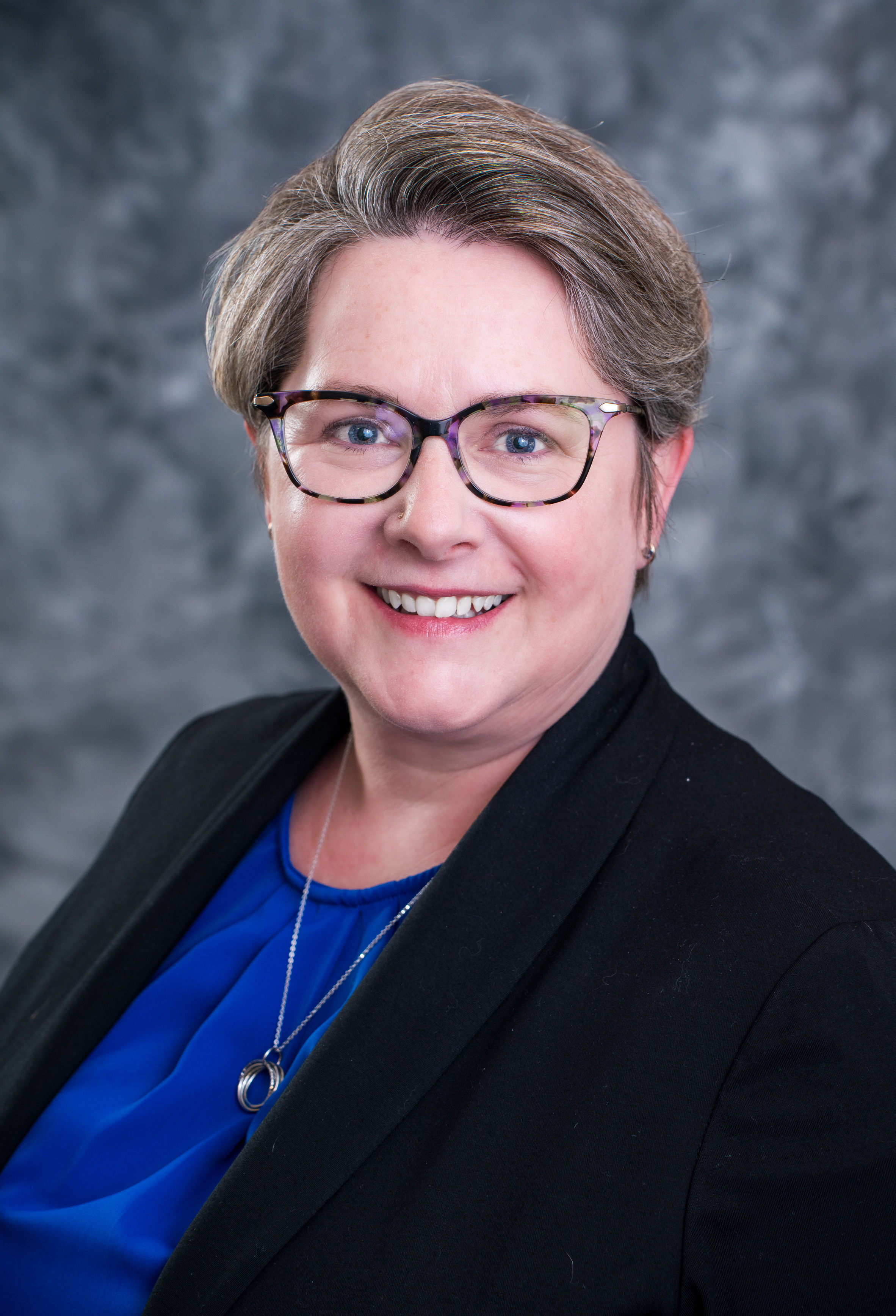 Erin Frisch head shot
