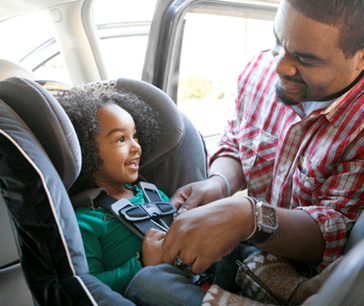 Dad daughter car seat