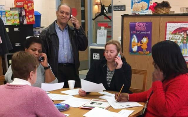 Pontiac Telethon Workers Take Calls