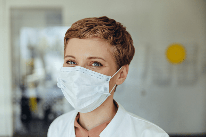 Woman wearing a medical face mask