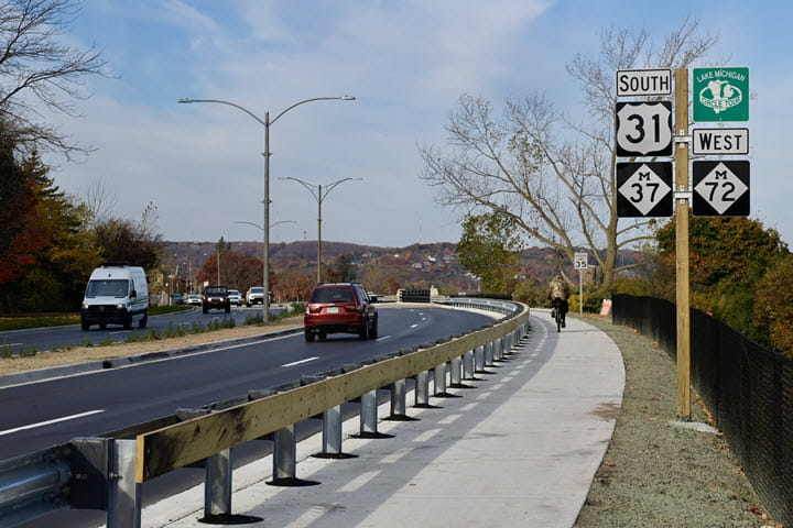 A view of US-31 (Grandview Parkway) fully reopened following early completion of MDOT’s $24.7 million rebuilding project in Traverse City. 
