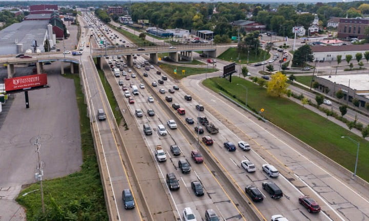 Photo of a busy US-131 from Burton Street looking north.