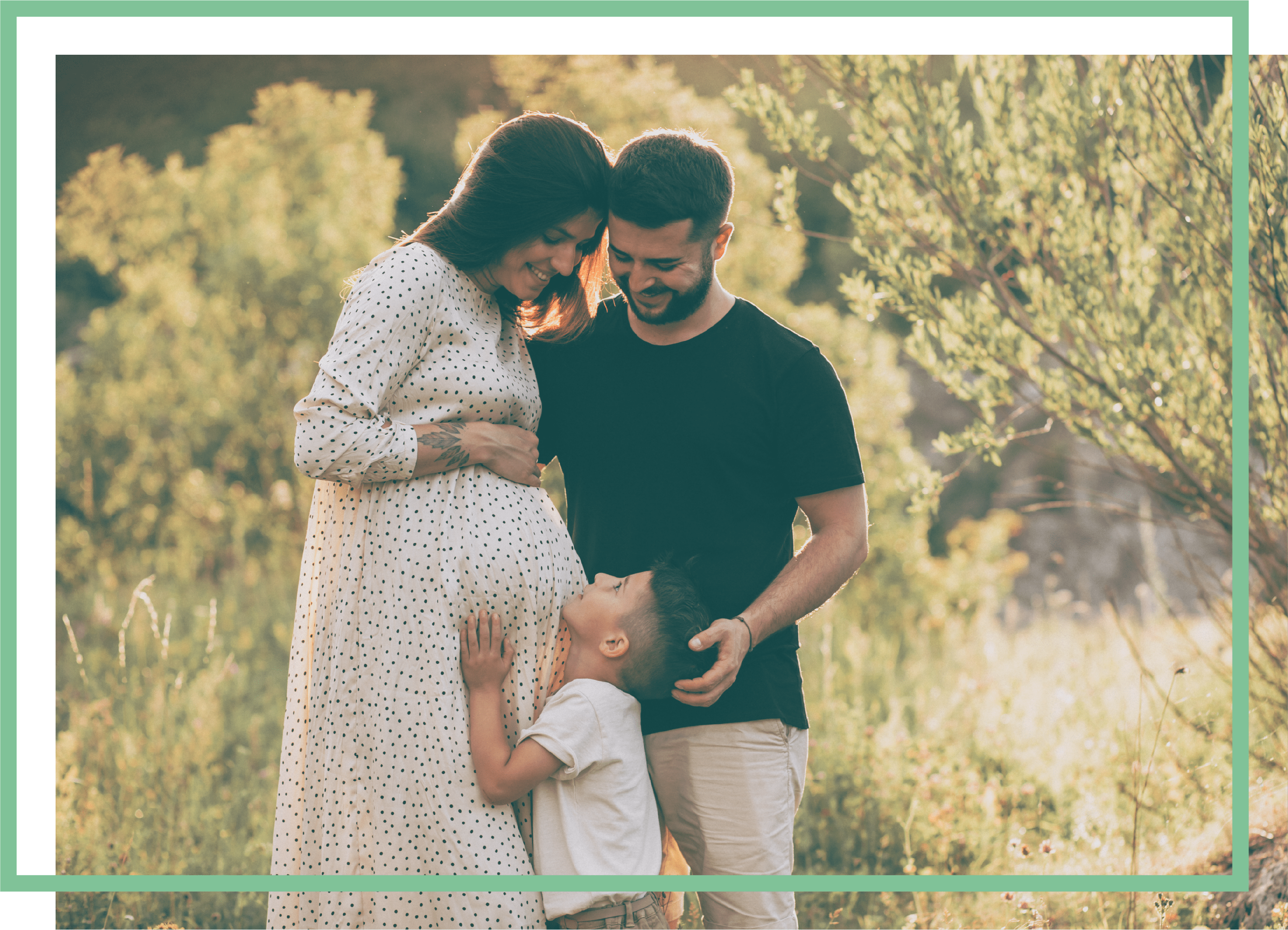 Family with pregnant mother