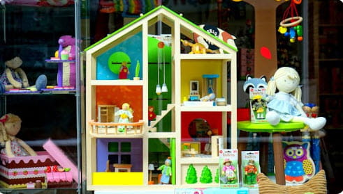 dollhouse with toys