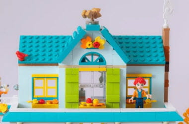 lego house with lady figure