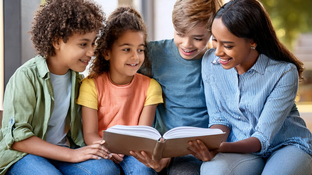 FP hero - parent and children reading