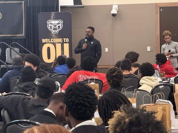 Vice president of Public Affairs at Detroit Pistons & Oakland University trustee and alum, Stefen Welch, gives a keynote to students about exploring their future possibilities.