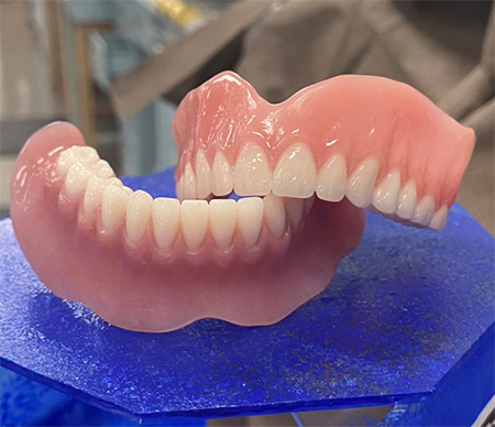 25-Finished Dentures-Display Case