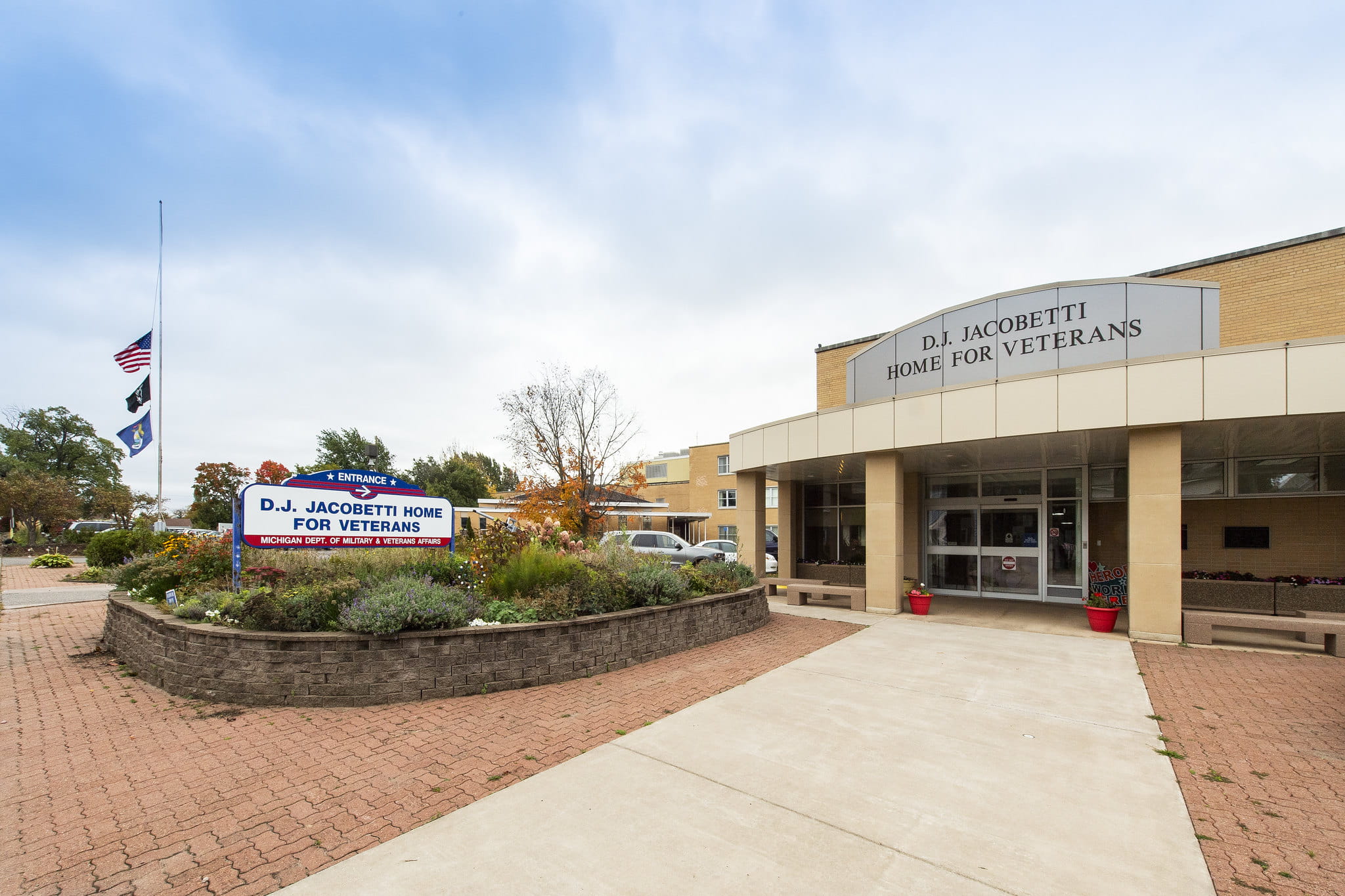 MVHDJJ Front Exterior