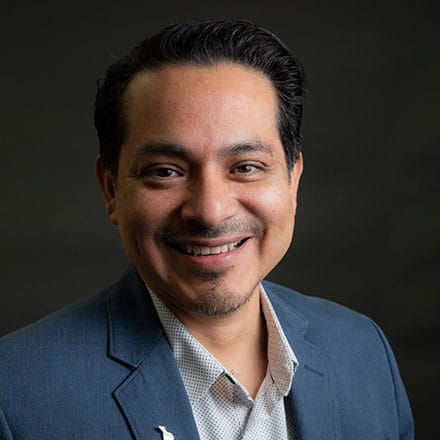 Raul Hernández-Guzmán headshot