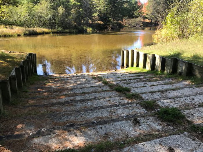 Goose Creek horse crossing
