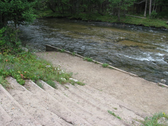 Graves Xing River