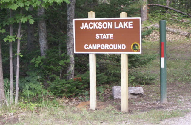 Jackson Lake sign
