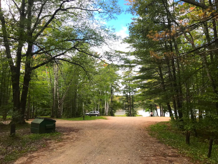 PickerelLakeParking