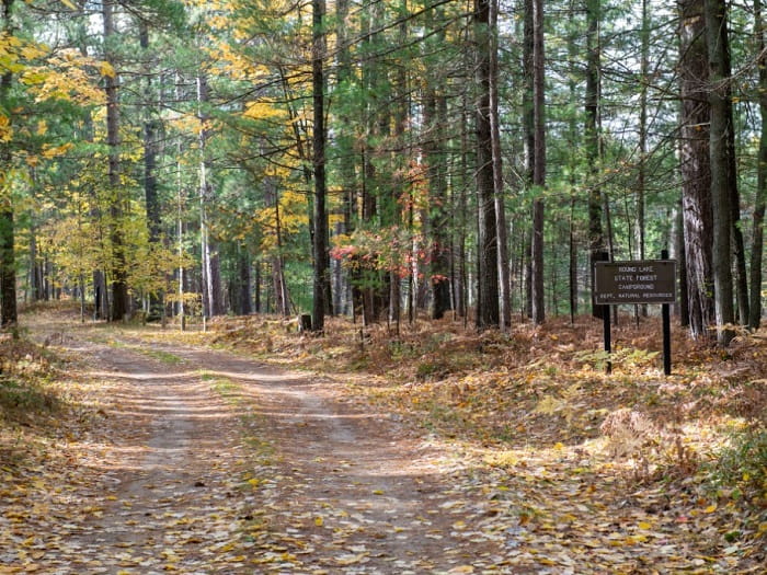 Round Lake Entrance