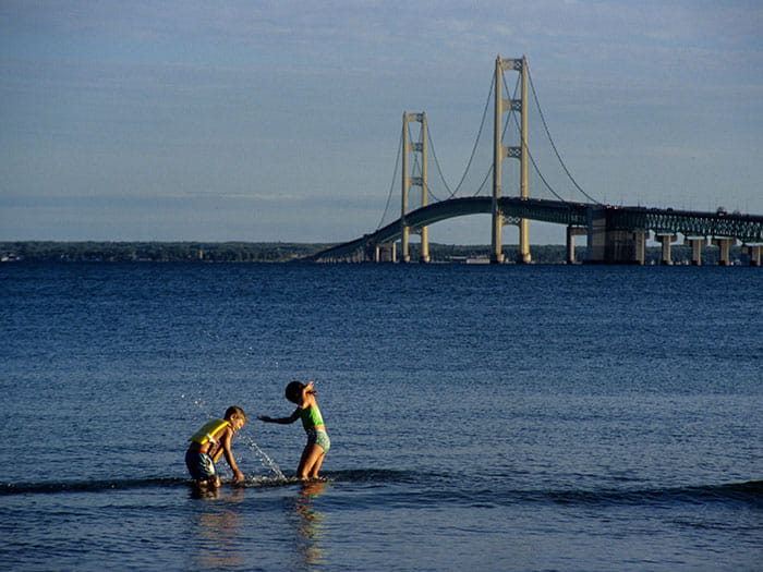 Mackinac bridge