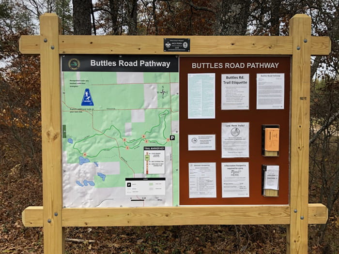 A map at the trailhead of Buttles Road Pathway