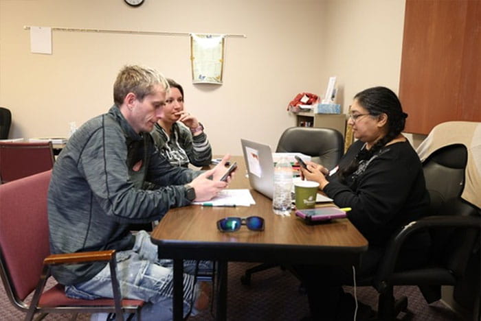 At R2R clinic an attorney works with attendees