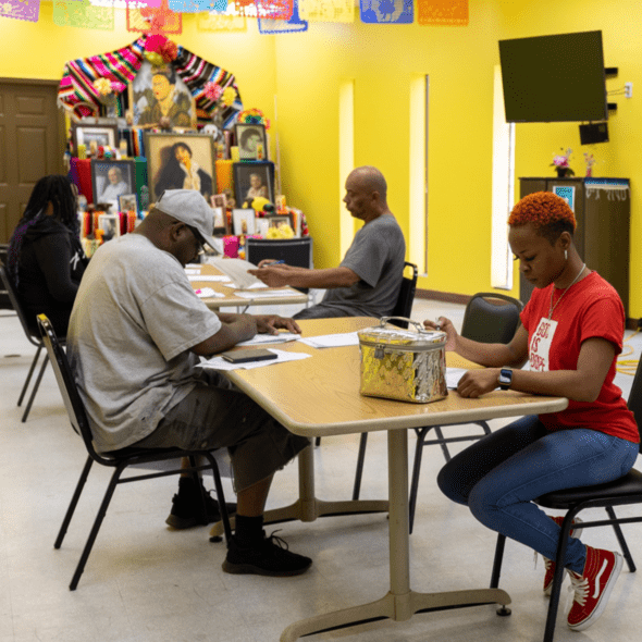 Attendees at Detroit clinic take test