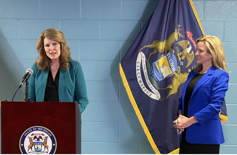 Audra Davis, president/CEO of United Way of Saginaw County joined Secretary Benson at the R2R clinic